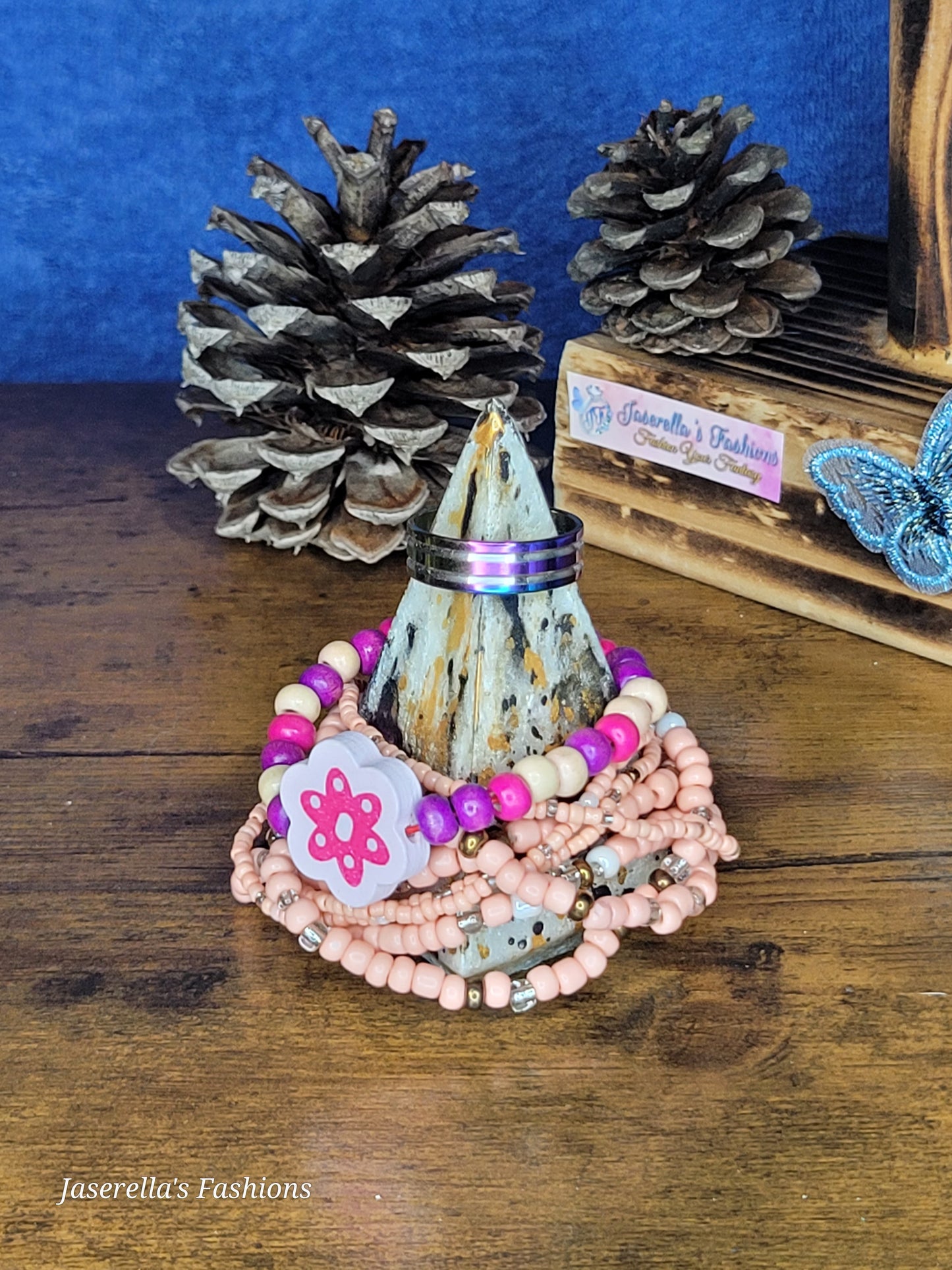 Pyramid Ring/Scrunchy Holder