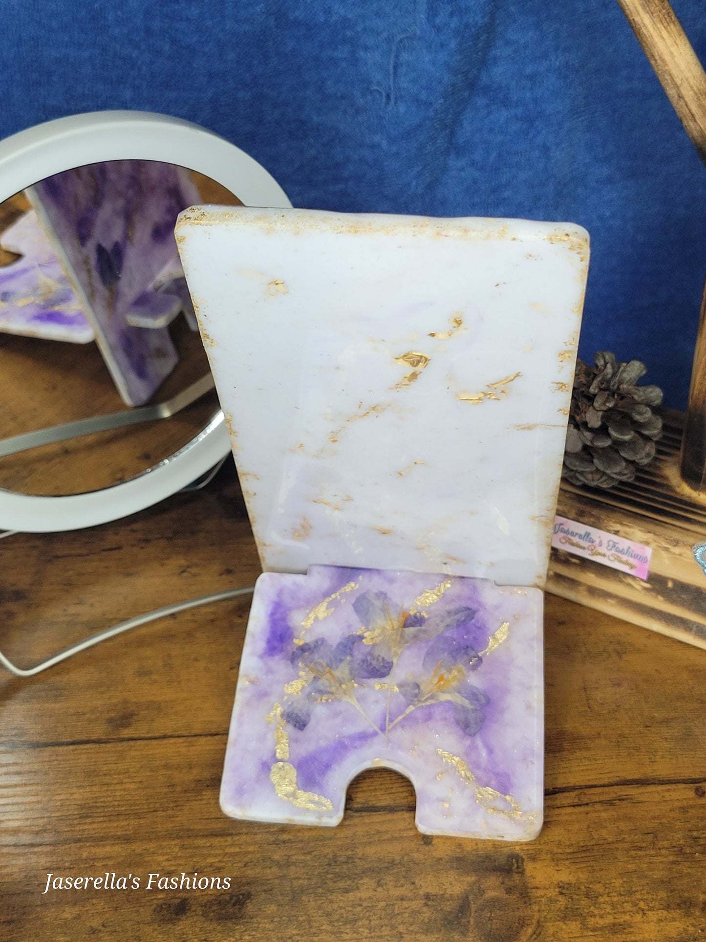 Phone / Tablet Stand