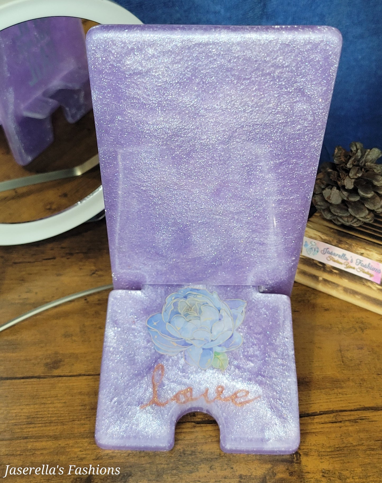 Phone / Tablet Stand