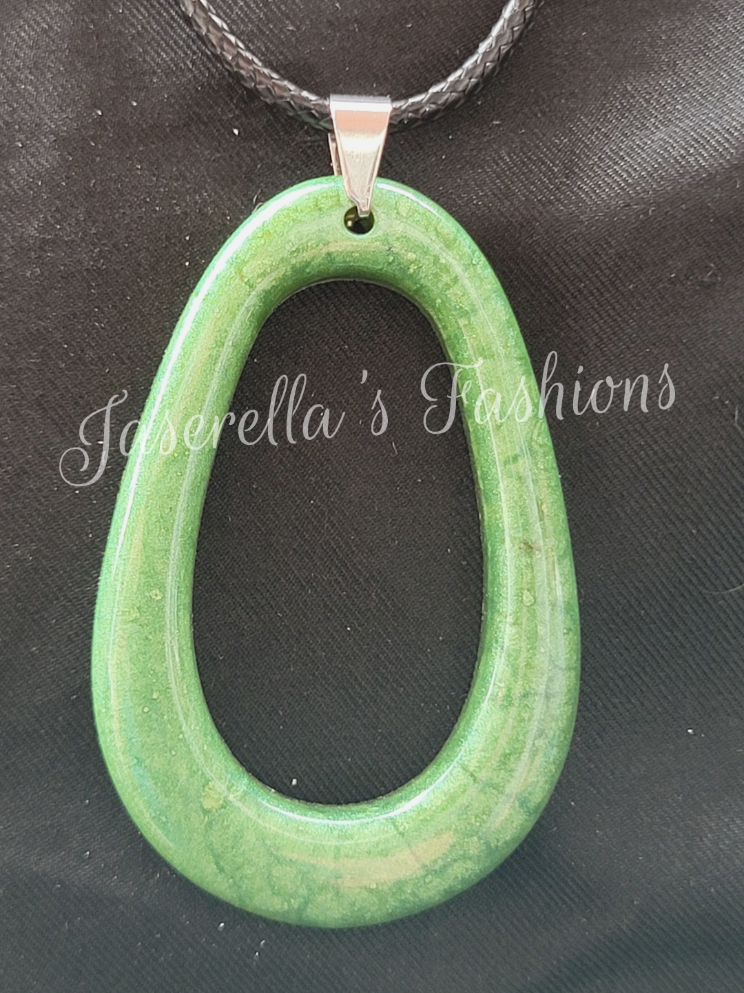 Wonky Hollow Oval Necklace