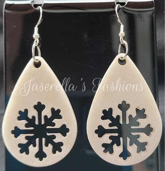 Hollow Teardrop Snowflake Earrings